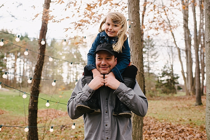 Rustic Christmas Family Session Carlyn K Photography_0005