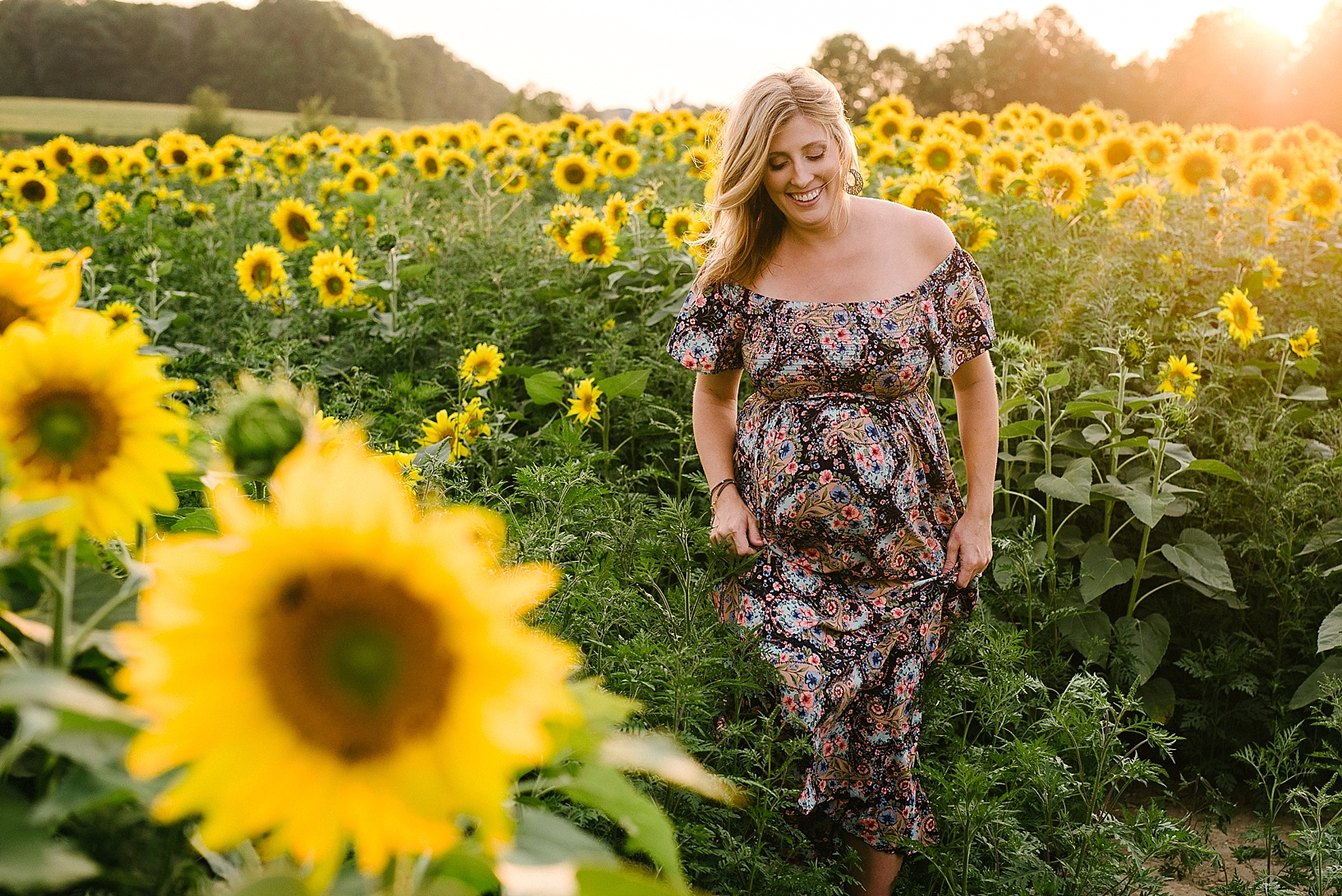 sunflower field maternity family session_0017