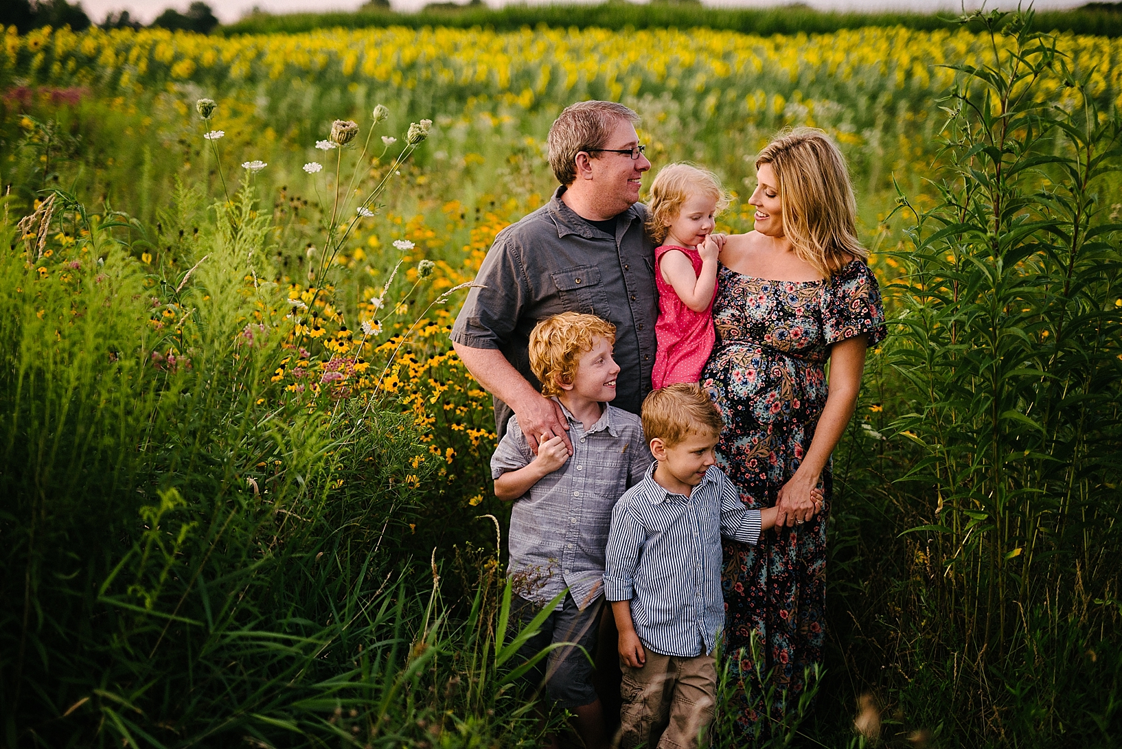 sunflower field maternity family session_0034