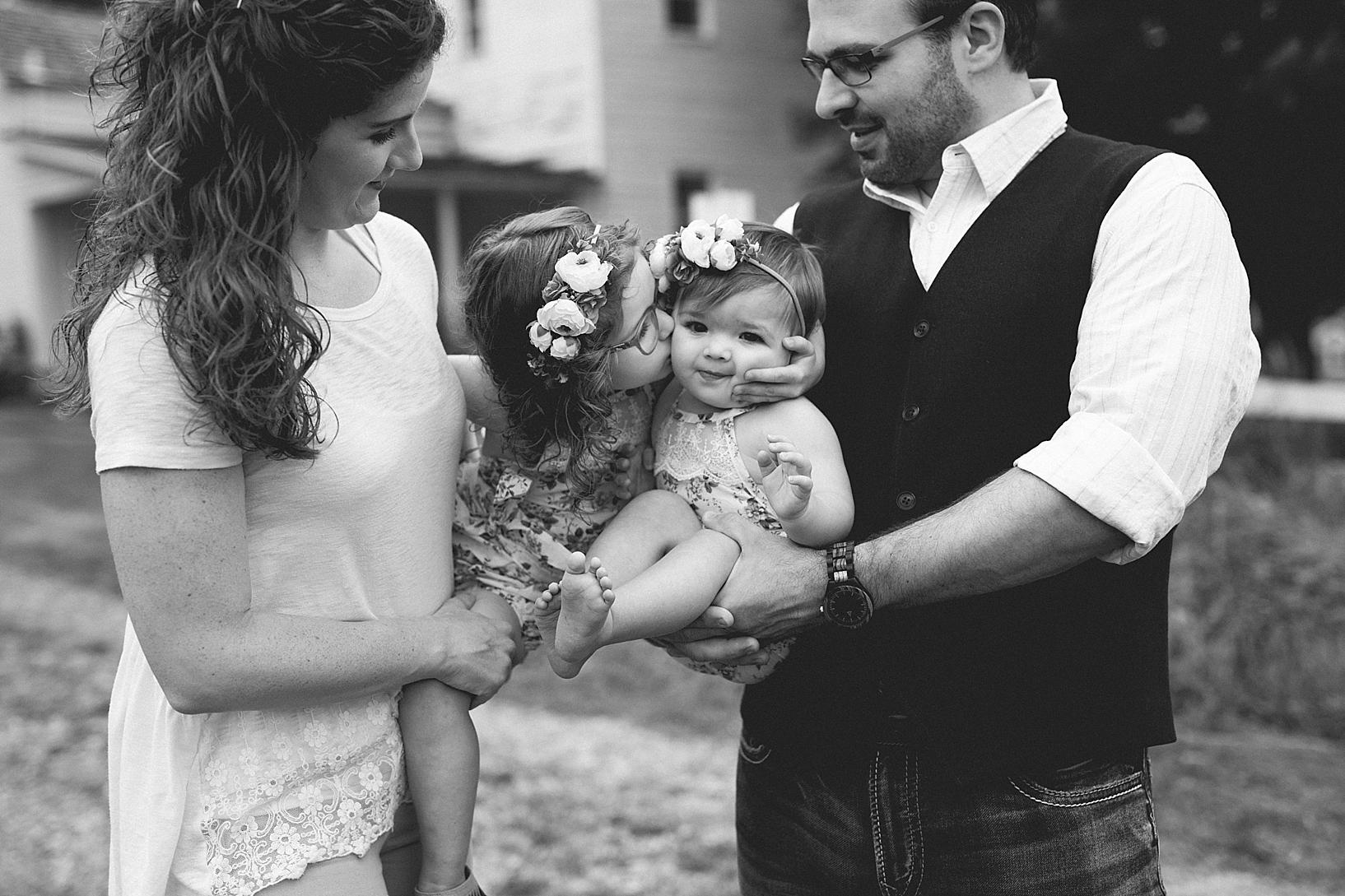 Lifestyle family photographer in Youngstown OH