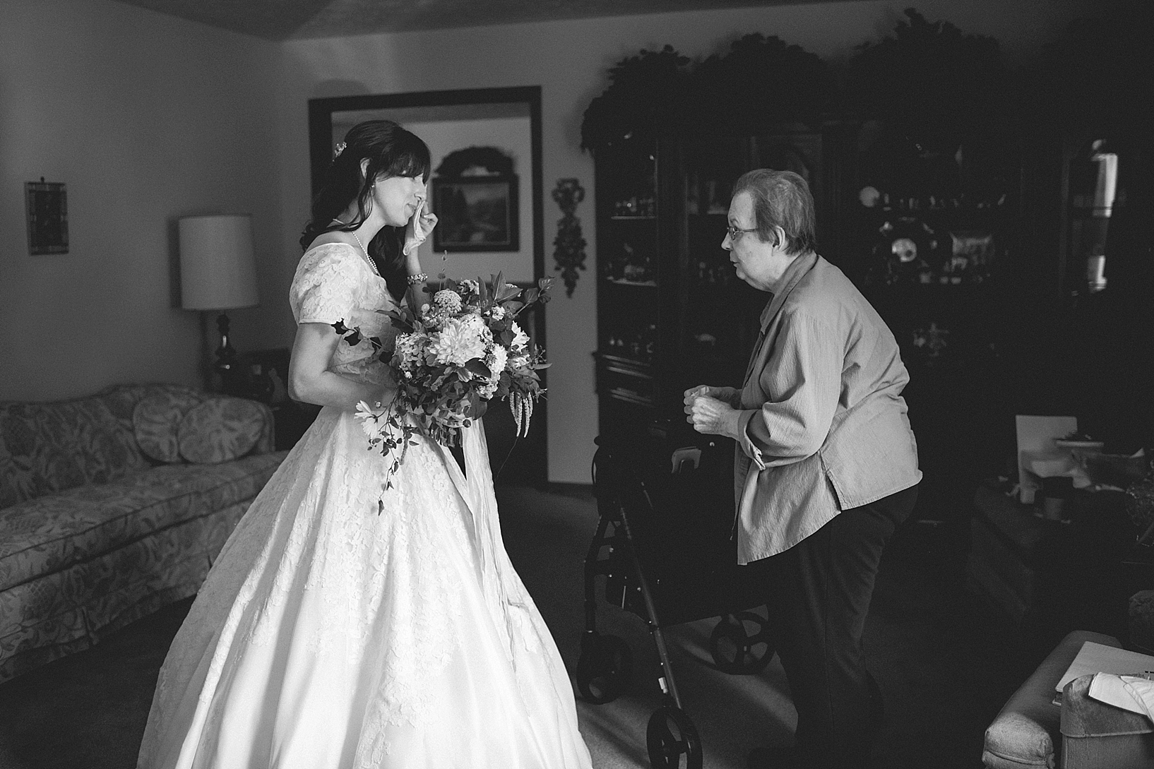 Wedding photographer in Youngstown OH Carlyn K Photograph