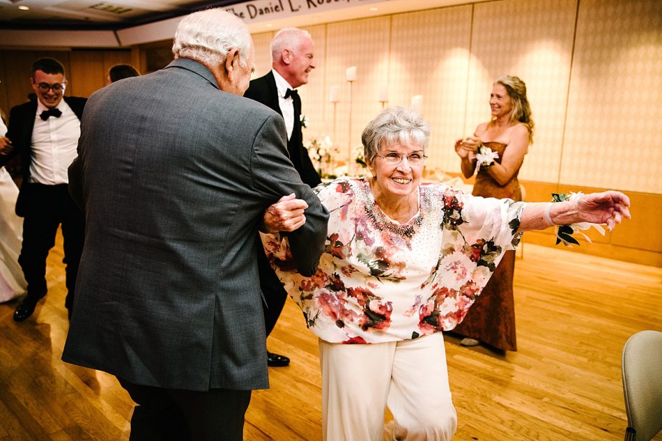 An older couple dances during Fellows Riverside Gardens wedding