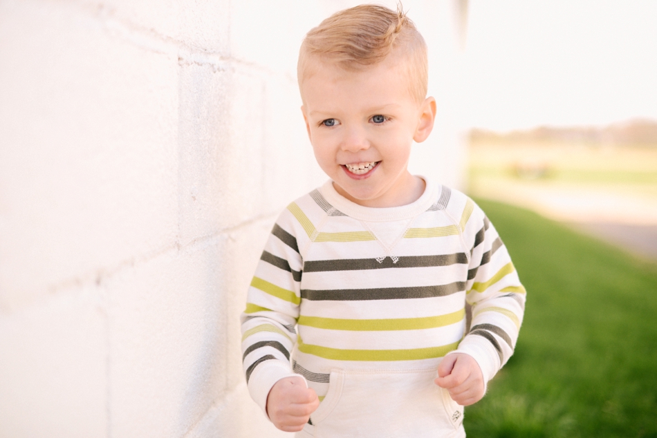 3 year old boy outdoor lifestyle birthday session_0006