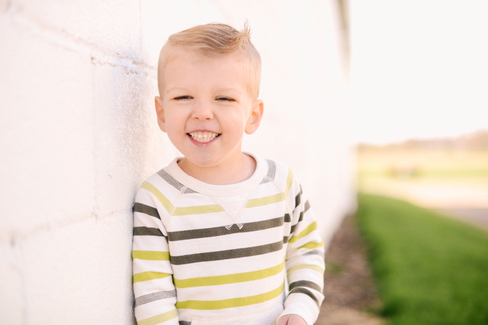3 year old boy outdoor lifestyle birthday session_0018