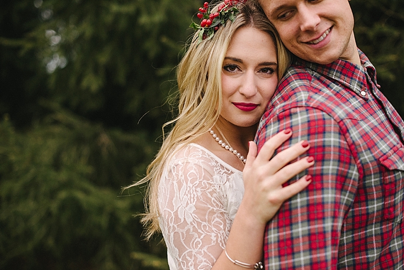 Rustic Cabin Christmas Couples Session_0024