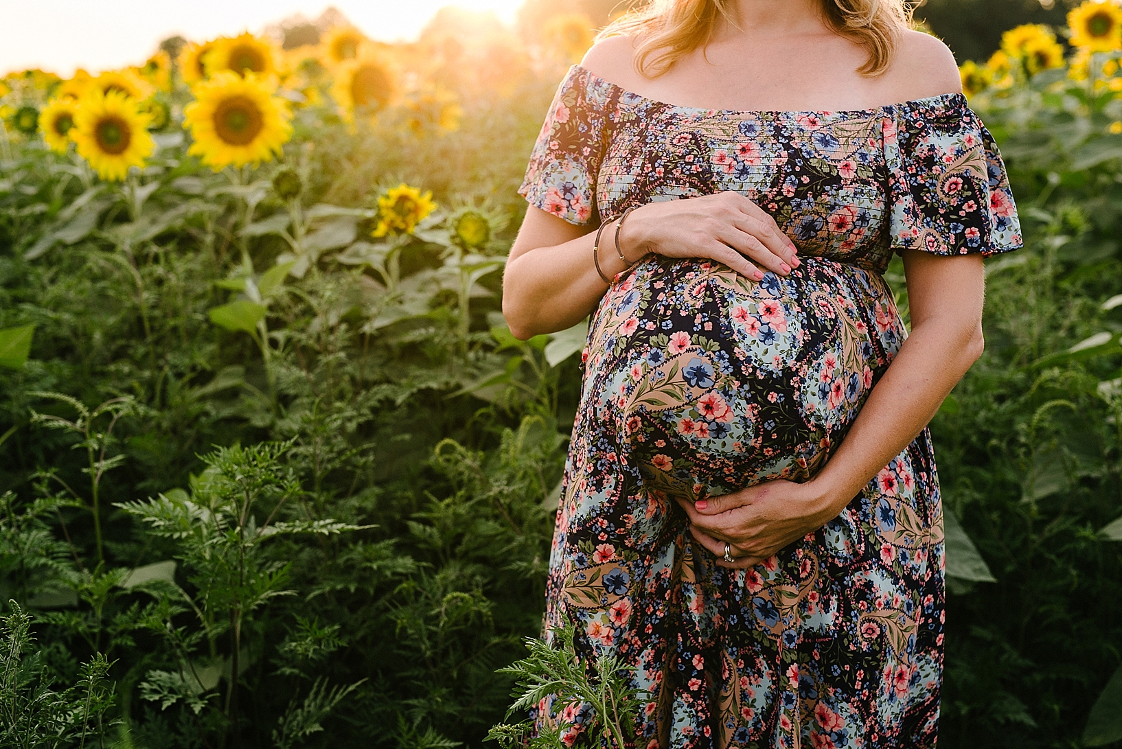 sunflower field maternity session