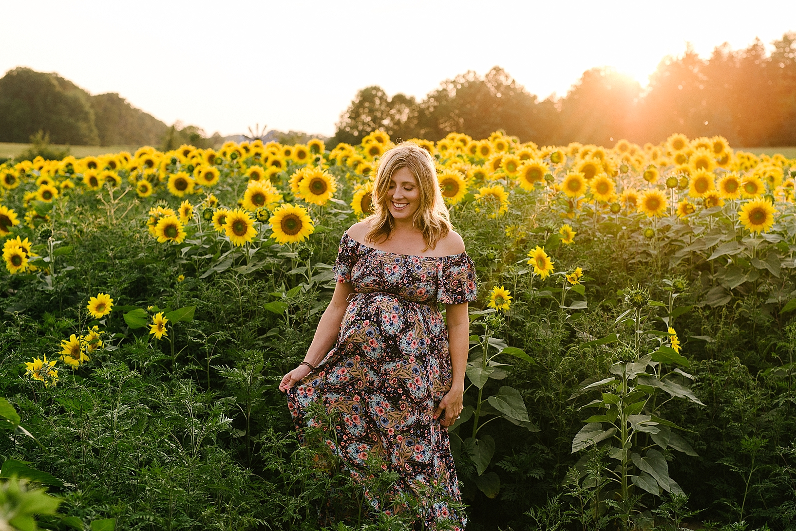 sunflower field maternity family session_0002
