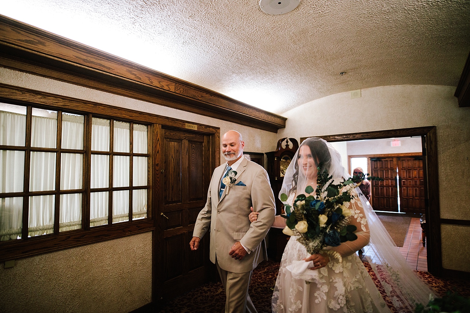 wedding ceremony at Tippecanoe Country Club Youngstown OH