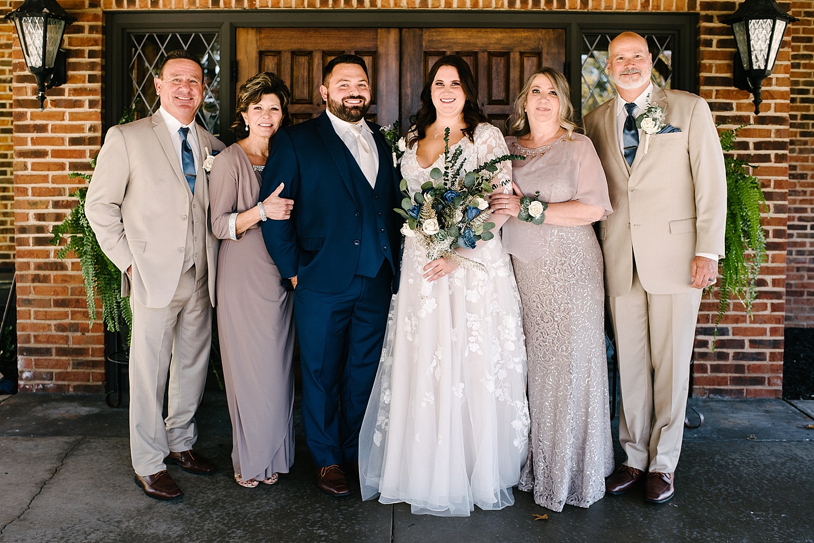 formal family wedding portraits at Tippecanoe Country Club Canfield OH