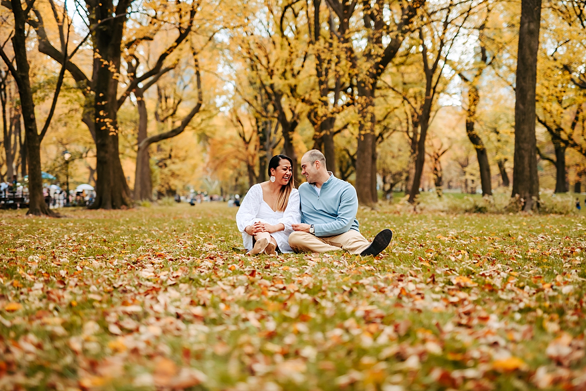 engagement photos at Central Park during the fall